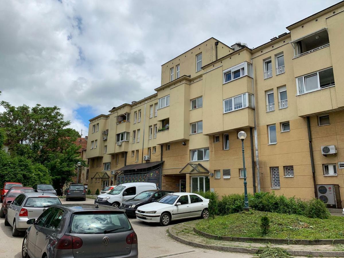 Apartment Teatar Tuzla Exterior foto